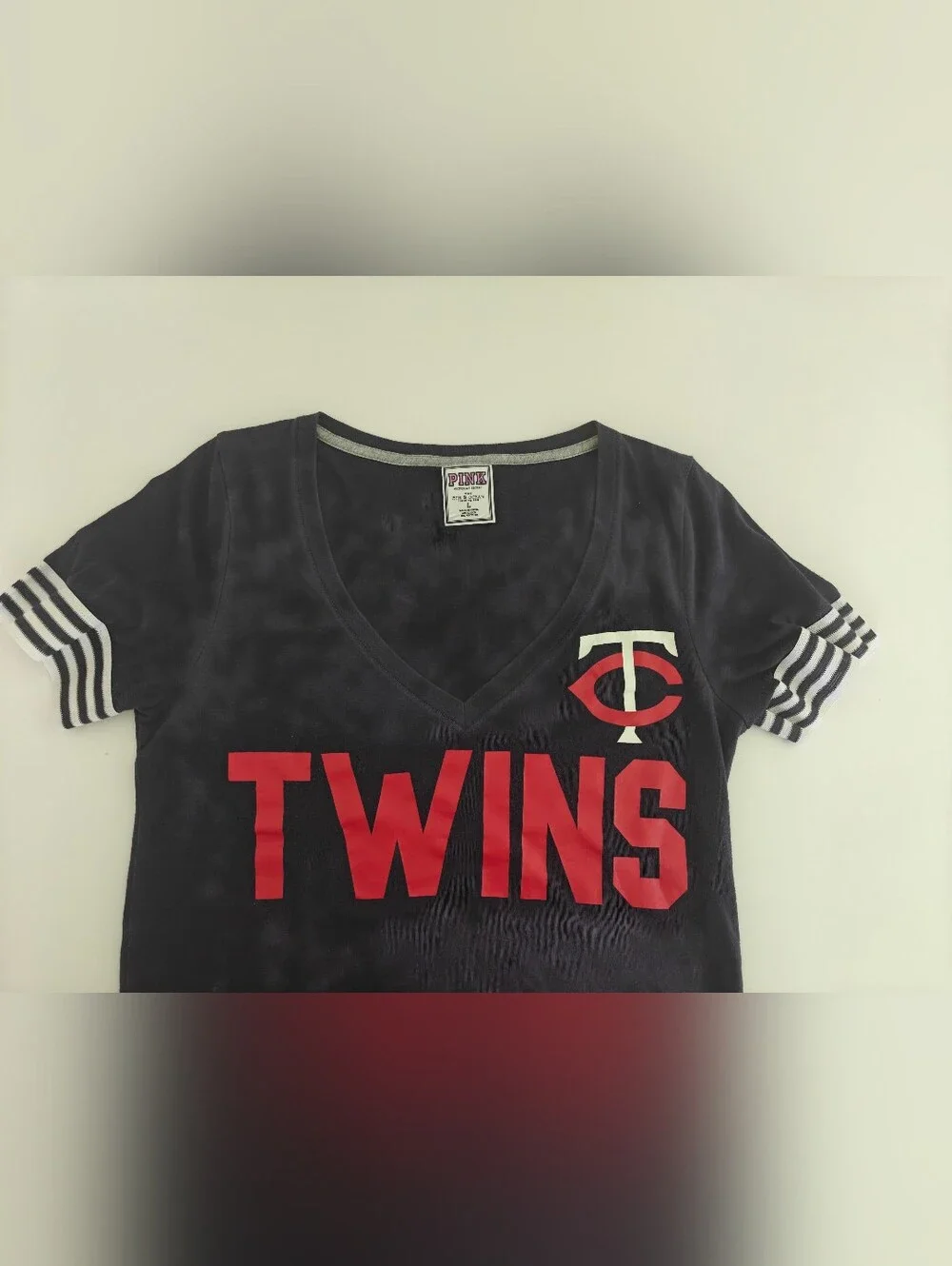 PINK Victoria's Secret Minnesota Twins MLB v-neck tee featuring striped sleeve L